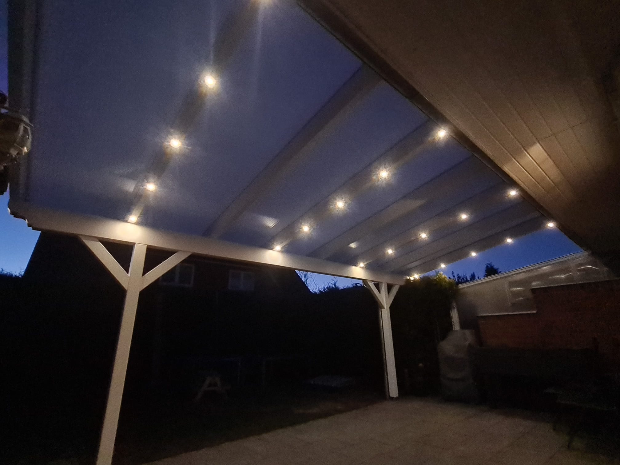 Terrassen&uuml;berdachung mit Licht &ndash; Ansicht 1