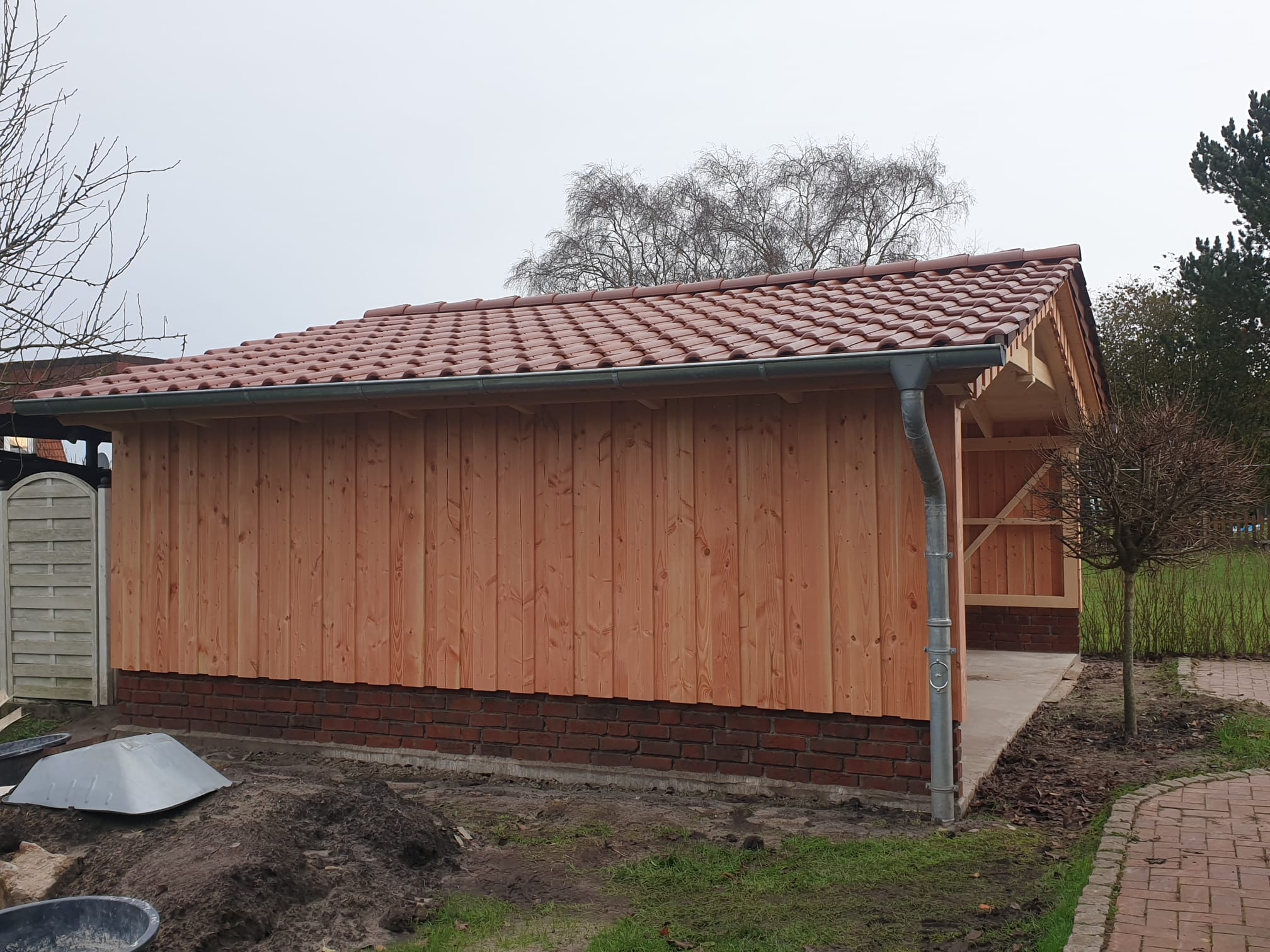 Massiver Holz-Carport &ndash; Ansicht 2
