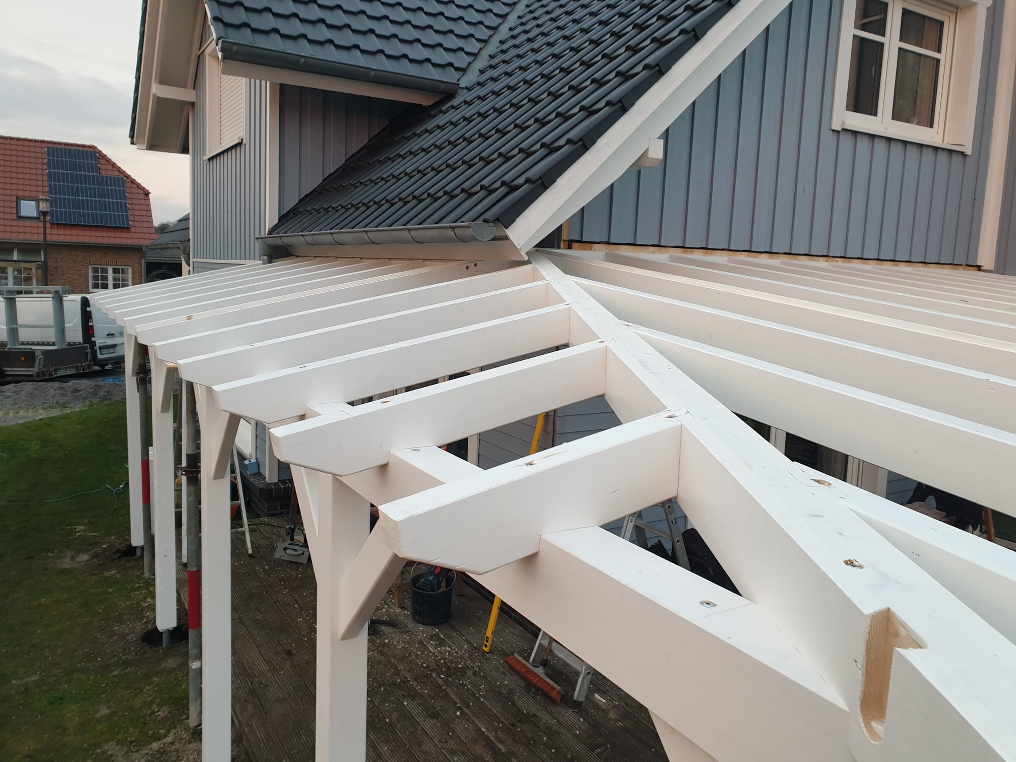 Gro&szlig;e Terrassen&uuml;berdachung &ndash; Ansicht 4